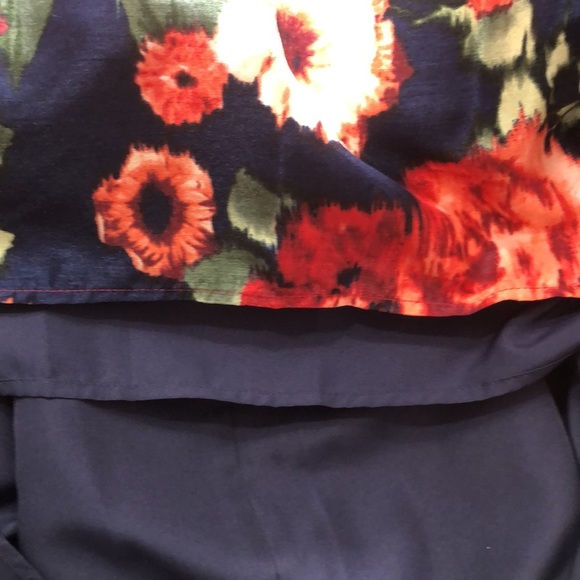 Beautiful Red Velvet/Gold Floral Dress Sz 12 - Picture 10 of 12